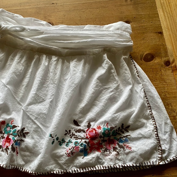 BCBG wrap skirt - Picture 3 of 3